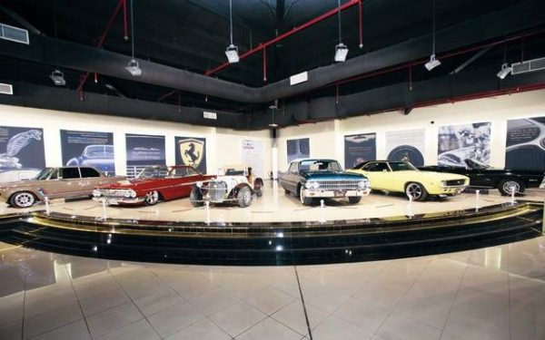 متحف الشارقة للسيارات القديمة 