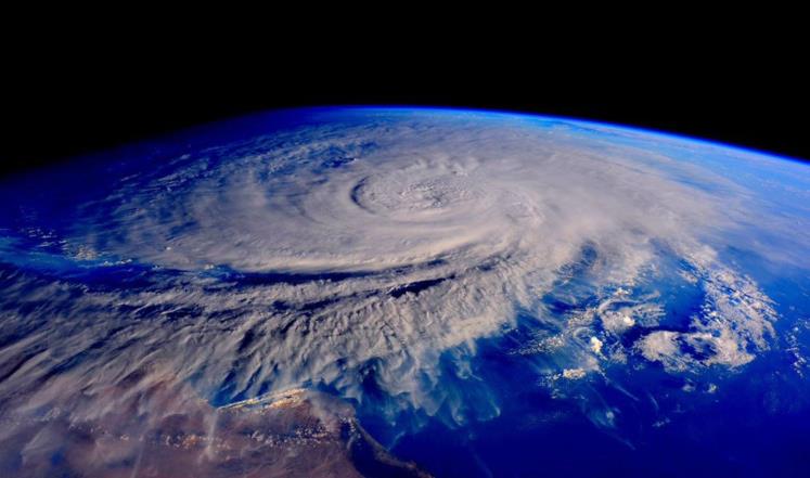 اعصار شابالا أحد الكوارث الطبيعية المدمرة لبلدان الخليج