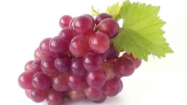 القيمة الغذائية للعنب الأحمر