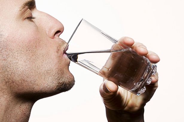 ماهي الاعراض بعد شرب الماء المرقي ؟