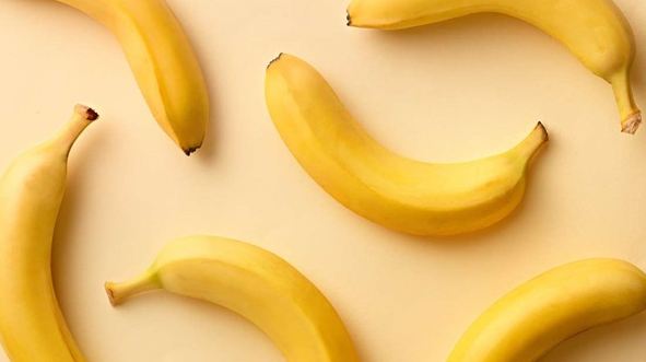 تفسير اكل الموز في المنام للعزباء