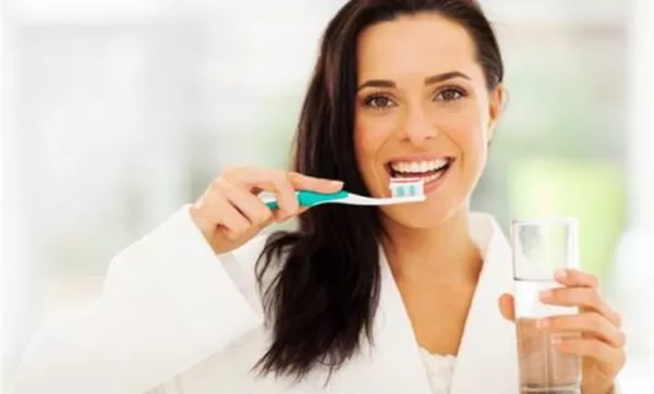 تفسير تنظيف الاسنان في المنام بالنسبة للمرأة المتزوجة